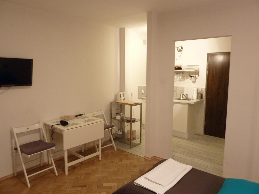 Koro De Varsovio - Apartament Ciasna 10 エクステリア 写真